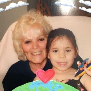 Meet your Posher, Leila